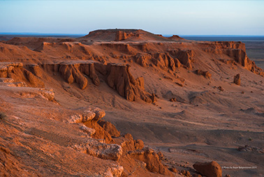 Bayanzag flaming cliffs